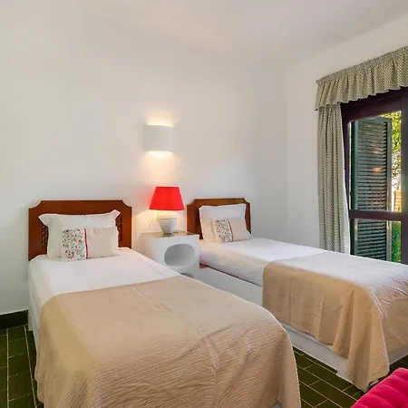 Whome | Balaia 3-bed Family Vakantiehuis Olhos de Agua (Albufeira)