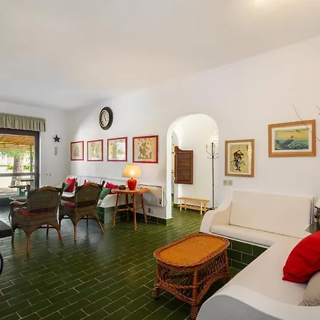 Whome | Balaia 3-bed Family Vakantiehuis *